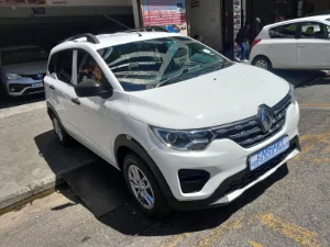 Used 2023 Renault Triber 1.0 Intens manual
