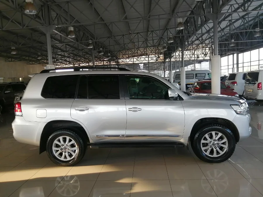 Used 2018 Toyota Land Cruiser 200 4.5D-4D V8 VX-R - AAG Motors Pty Ltd Used 2018 Toyota Land Cruiser 200 4.5D-4D V8 VX-R - AAG Motors Pty Ltd