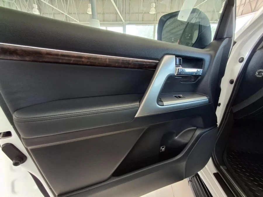 Used 2014 Toyota Land Cruiser 200 4.5D-4D V8 VX - AAG Motors Pty Ltd Used 2014 Toyota Land Cruiser 200 4.5D-4D V8 VX - AAG Motors Pty Ltd