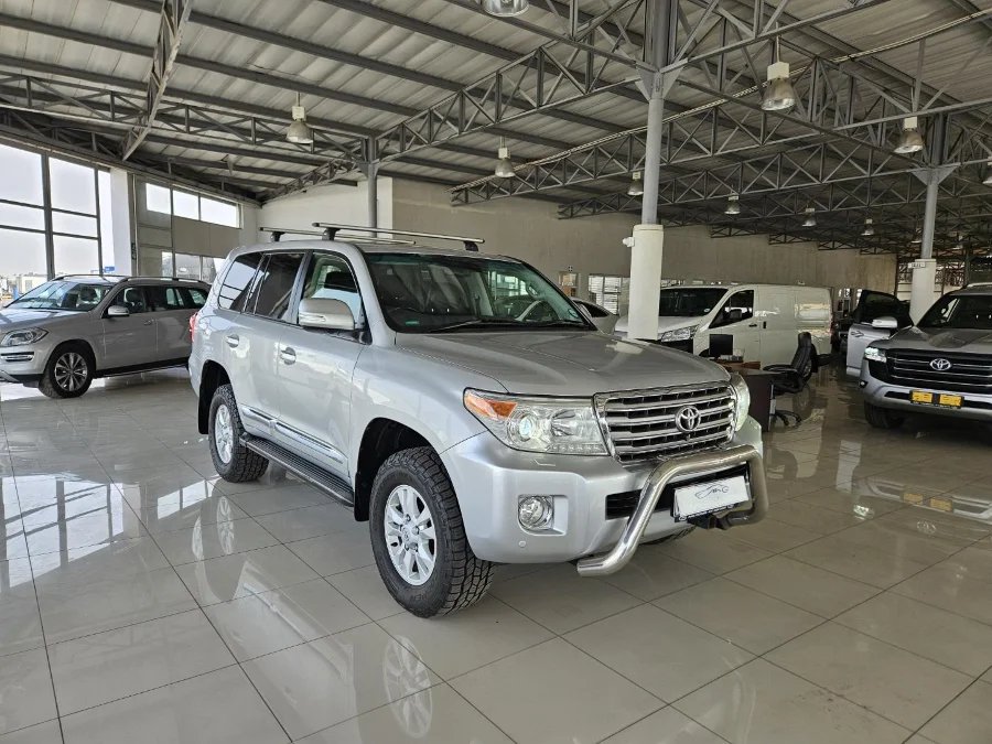 Used 2013 Toyota Land Cruiser 200 4.6 V8 VX - AAG Motors Pty Ltd Used 2013 Toyota Land Cruiser 200 4.6 V8 VX - AAG Motors Pty Ltd