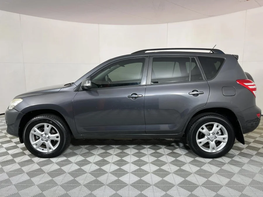 Used 2011 Toyota RAV4 2.0 VX auto - WeBuyCars JHB South Used 2011 Toyota RAV4 2.0 VX auto - WeBuyCars JHB South