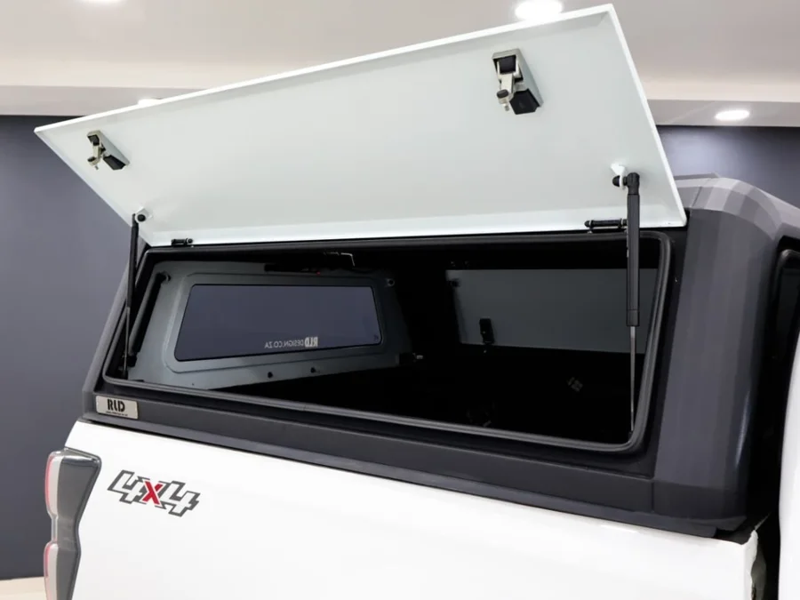 Used 2022 Isuzu D-Max 3.0TD double cab V-Cross 4x4 - ICar Gezina