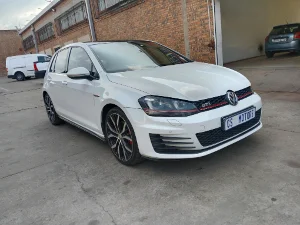 Used 2015 Volkswagen Golf GTI auto