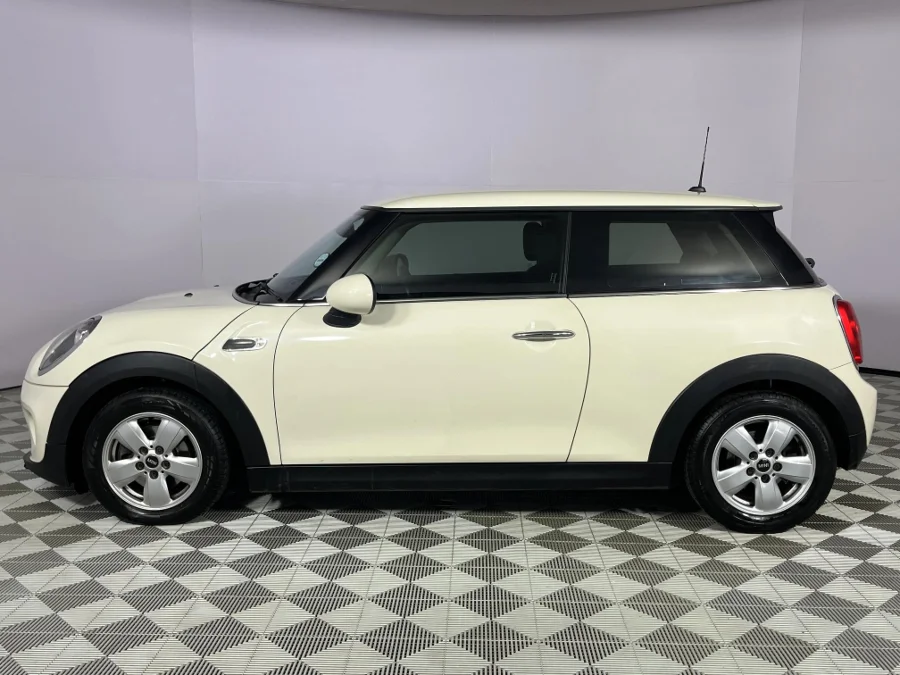 Used 2016 MINI Hatch One Hatch 3-door auto - WeBuyCars Durban Used 2016 MINI Hatch One Hatch 3-door auto - WeBuyCars Durban