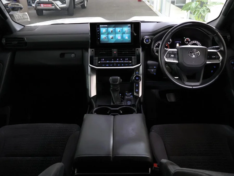 Used 2022 Toyota Land Cruiser 300 3.3D GX-R - SMG Toyota Cresta Used 2022 Toyota Land Cruiser 300 3.3D GX-R - SMG Toyota Cresta