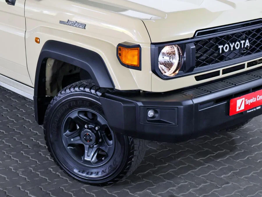 Used 2025 Toyota Land Cruiser 79 2.8GD-6 double cab - SMG Toyota Cresta