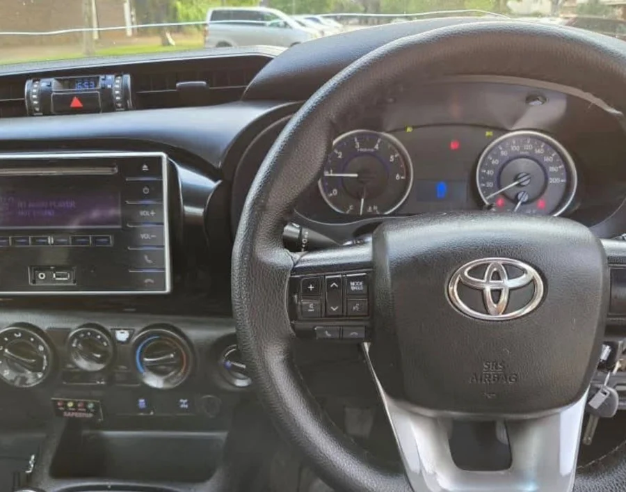 Used 2018 Toyota Hilux 2.4GD-6 SRX - Xpertz Carz Used 2018 Toyota Hilux 2.4GD-6 SRX - Xpertz Carz