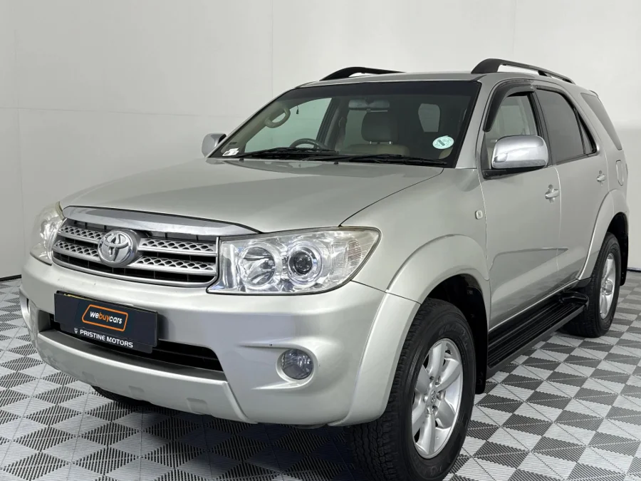 Used 2011 Toyota Fortuner V6 4.0 - WeBuyCars Vereeniging Used 2011 Toyota Fortuner V6 4.0 - WeBuyCars Vereeniging