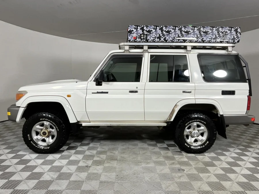 Used 2013 Toyota Land Cruiser 76 4.2D station wagon - WeBuyCars The Dome Used 2013 Toyota Land Cruiser 76 4.2D station wagon - WeBuyCars The Dome