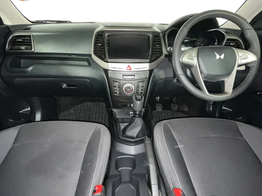 Used 2024 Mahindra XUV300 1.2T W6 - WeBuyCars Durban