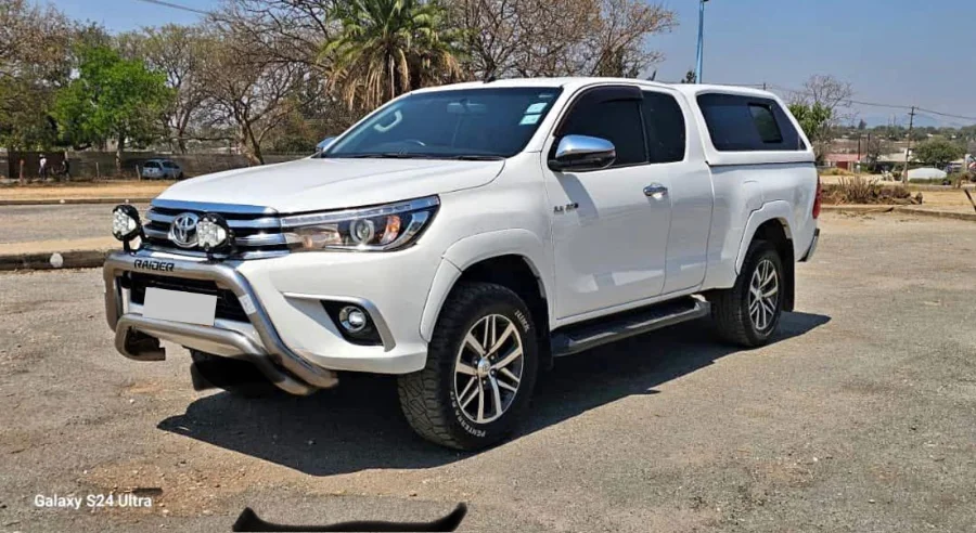Used 2017 Toyota Hilux 2.8GD-6 Xtra cab 4x4 Raider Dakar - Xpertz Carz Used 2017 Toyota Hilux 2.8GD-6 Xtra cab 4x4 Raider Dakar - Xpertz Carz