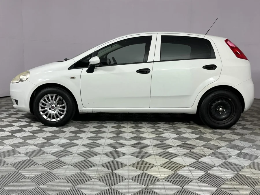 Used 2009 Fiat Grande Punto 1.4 5-door Active - WeBuyCars Brackenfell Cape Town Used 2009 Fiat Grande Punto 1.4 5-door Active - WeBuyCars Brackenfell Cape Town