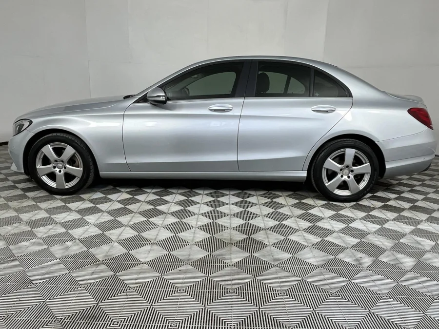 Used 2017 Mercedes-Benz C-Class C180 auto - WeBuyCars George