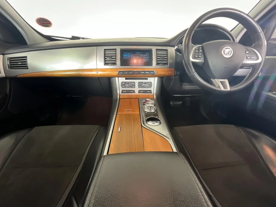 Used 2012 Jaguar XF 2.2D Luxury - WeBuyCars Riverhorse Used 2012 Jaguar XF 2.2D Luxury - WeBuyCars Riverhorse