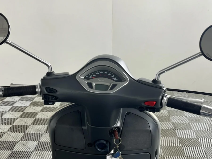 Used 2015 Vespa GTS 300 - WeBuyCars Riverhorse