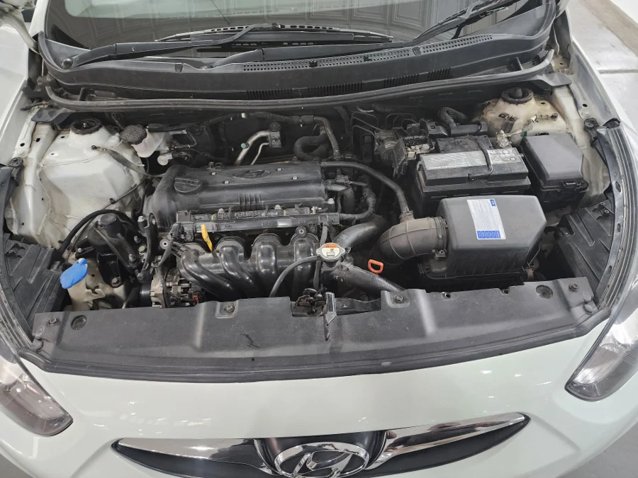 Used 2014 Hyundai Accent sedan 1.6 Fluid auto - GAPP Motors Used 2014 Hyundai Accent sedan 1.6 Fluid auto - GAPP Motors