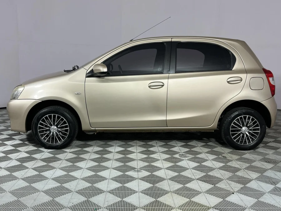 Used 2014 Toyota Etios hatch 1.5 Sprint - WeBuyCars Epping