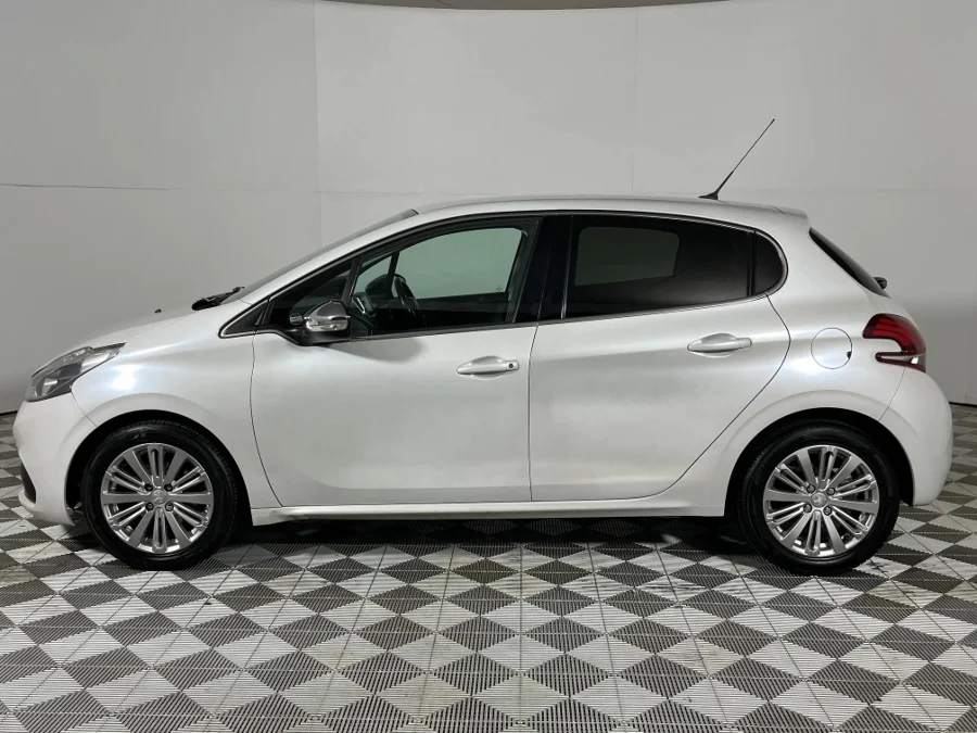 Used 2018 Peugeot 208 1.2 Allure - WeBuyCars Germiston Used 2018 Peugeot 208 1.2 Allure - WeBuyCars Germiston