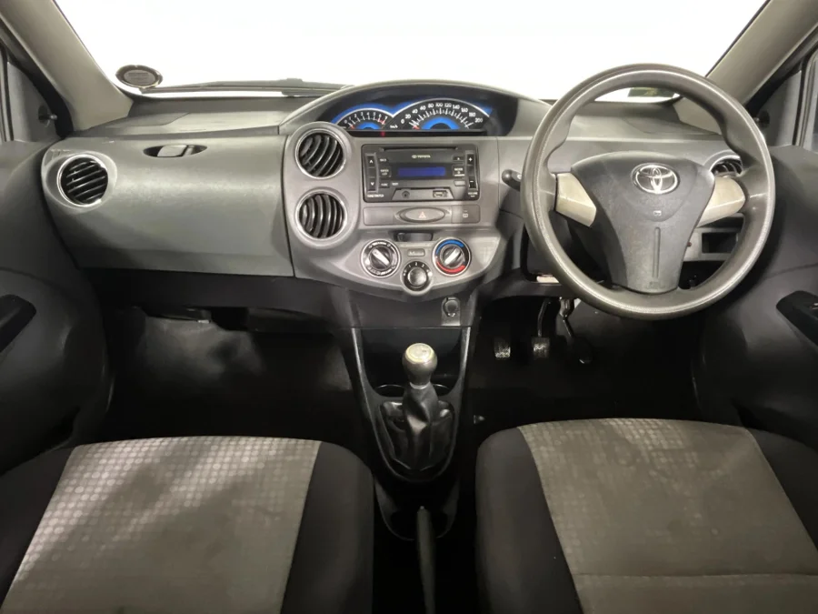 Used 2014 Toyota Etios hatch 1.5 Sprint - WeBuyCars Silverlakes Used 2014 Toyota Etios hatch 1.5 Sprint - WeBuyCars Silverlakes