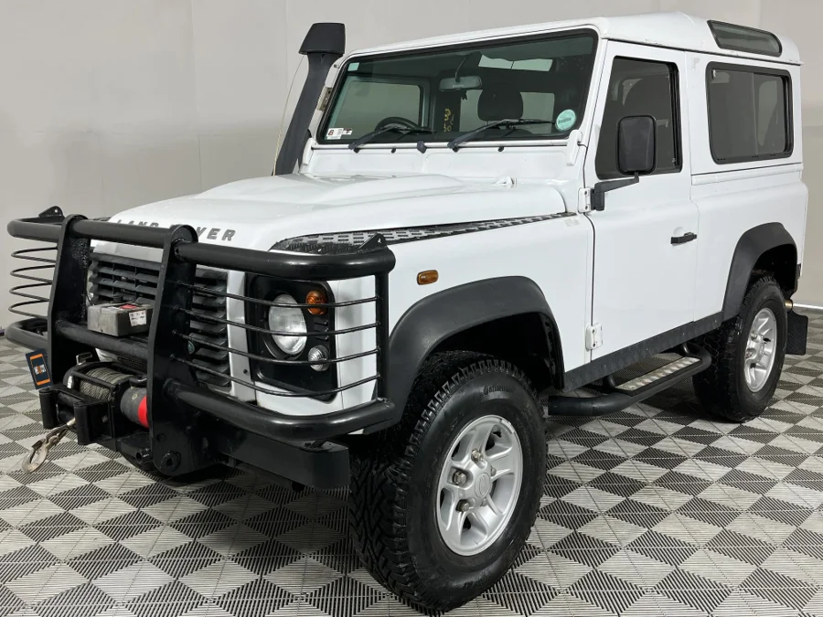 Used 2011 Land Rover Defender 90 TD station wagon Ice - WeBuyCars George Used 2011 Land Rover Defender 90 TD station wagon Ice - WeBuyCars George