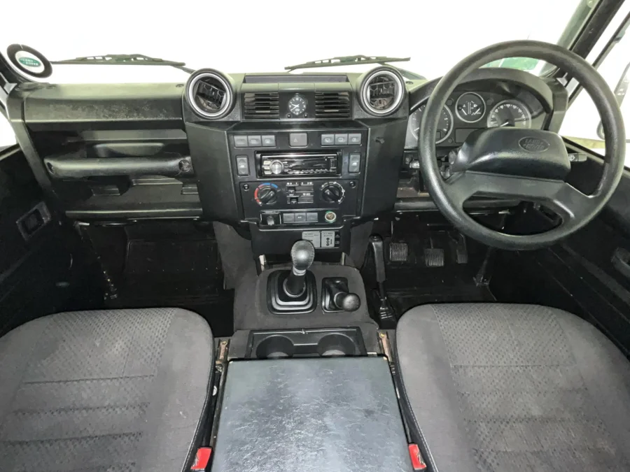 Used 2011 Land Rover Defender 90 TD station wagon Ice - WeBuyCars George Used 2011 Land Rover Defender 90 TD station wagon Ice - WeBuyCars George