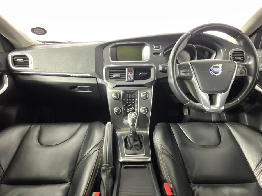 Used 2014 Volvo V40 Cross Country T4 Elite auto - WeBuyCars Rustenburg Used 2014 Volvo V40 Cross Country T4 Elite auto - WeBuyCars Rustenburg