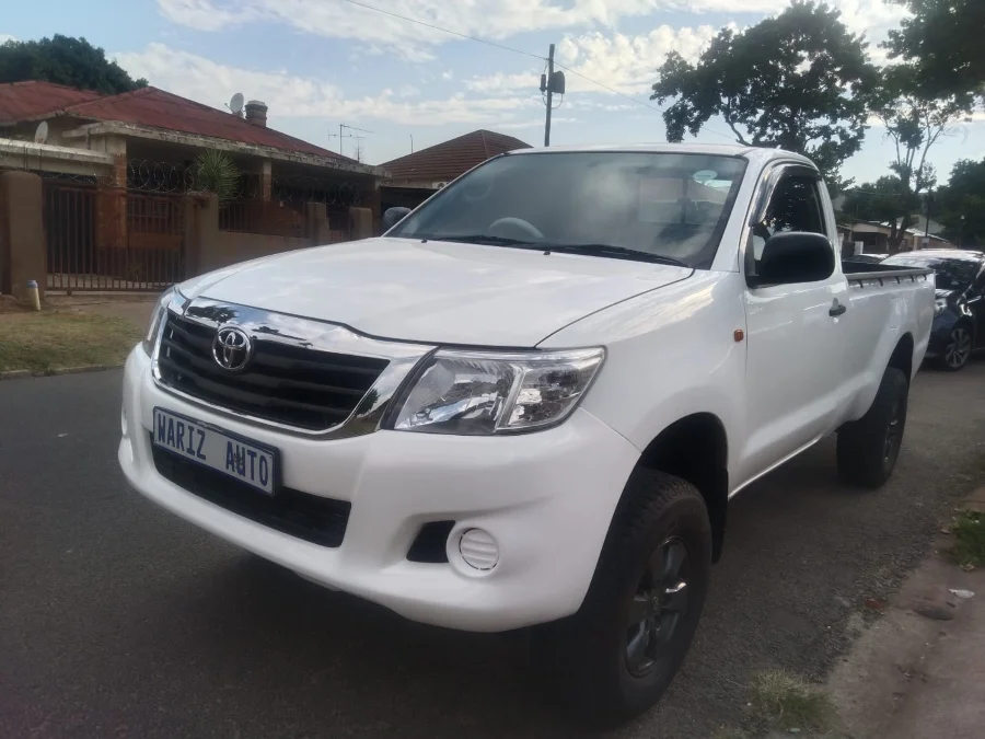 Used 2014 Toyota Hilux 2.5D-4D 4x4 SRX - Wariz Auto Used 2014 Toyota Hilux 2.5D-4D 4x4 SRX - Wariz Auto