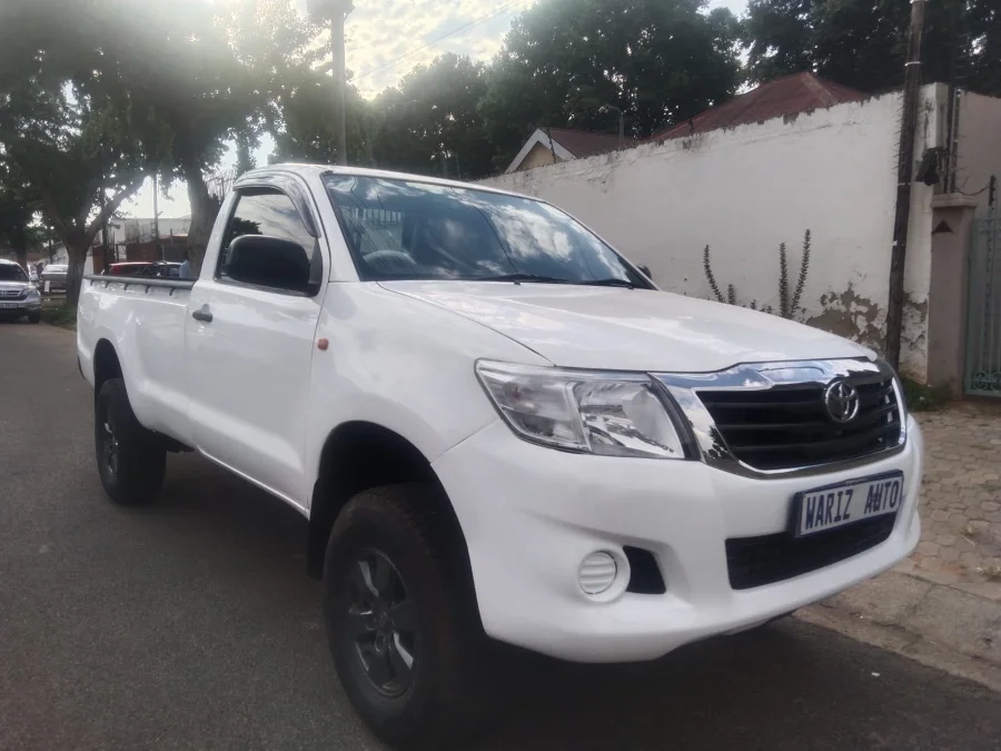 Used 2014 Toyota Hilux 2.5D-4D 4x4 SRX - Wariz Auto Used 2014 Toyota Hilux 2.5D-4D 4x4 SRX - Wariz Auto