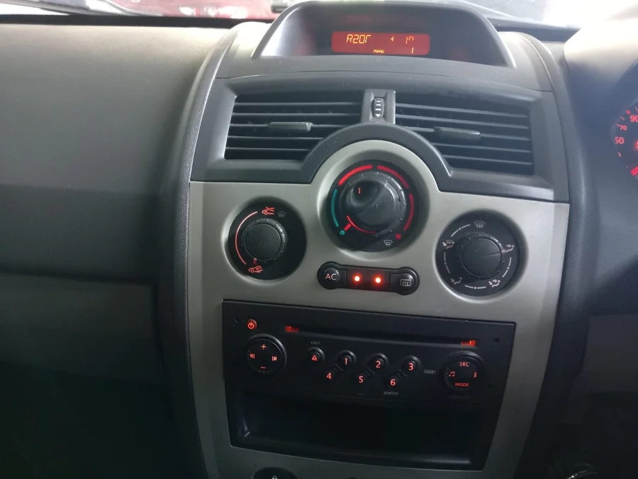 Used 2006 Renault Megane 1.6 Expression - Bonus Cars Used 2006 Renault Megane 1.6 Expression - Bonus Cars