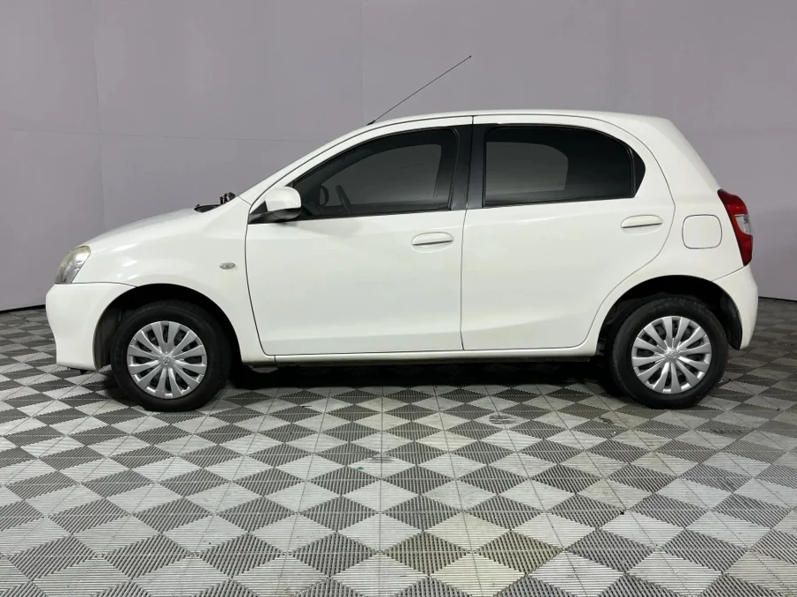 Used 2014 Toyota Etios hatch 1.5 Sprint - WeBuyCars Brackenfell Cape Town Used 2014 Toyota Etios hatch 1.5 Sprint - WeBuyCars Brackenfell Cape Town