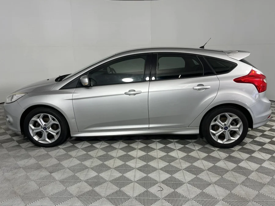 Used 2014 Ford Focus hatch 2.0TDCi Trend auto - WeBuyCars Richmond Used 2014 Ford Focus hatch 2.0TDCi Trend auto - WeBuyCars Richmond