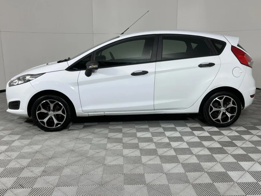 Used 2018 Ford Fiesta 5-door 1.0T Ambiente - WeBuycars East London