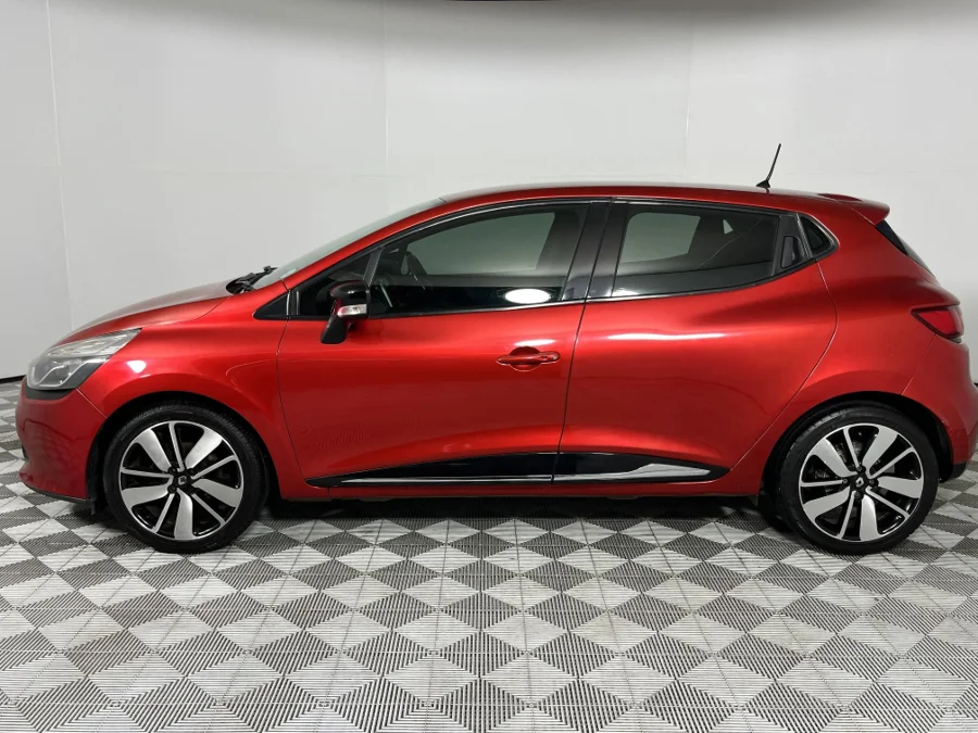 Used 2016 Renault Clio 66kW turbo Dynamique - WeBuyCars Richmond Used 2016 Renault Clio 66kW turbo Dynamique - WeBuyCars Richmond
