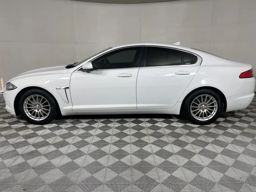 Used 2015 Jaguar XF 2.2D Luxury - WeBuyCars Epping Used 2015 Jaguar XF 2.2D Luxury - WeBuyCars Epping