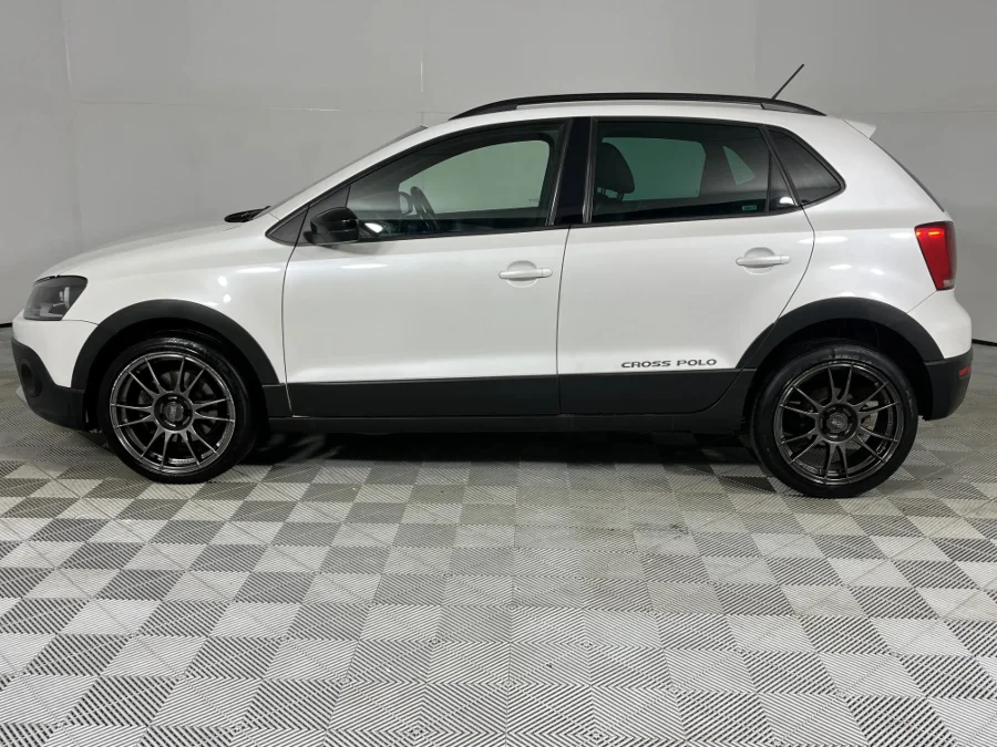 Used 2013 Volkswagen Cross Polo 1.6TDI Comfortline Urban Ice - WeBuyCars Silverlakes Used 2013 Volkswagen Cross Polo 1.6TDI Comfortline Urban Ice - WeBuyCars Silverlakes
