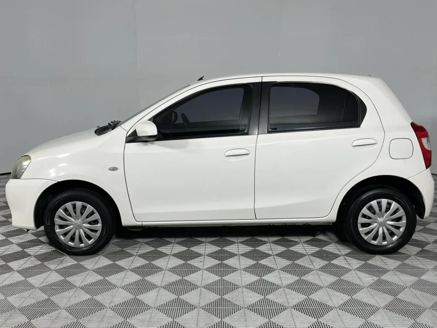 Used 2016 Toyota Etios hatch 1.5 Sprint - WeBuyCars Richmond Used 2016 Toyota Etios hatch 1.5 Sprint - WeBuyCars Richmond