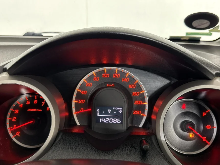 Used 2010 Honda Jazz 1.4 LX - WeBuyCars Midstream