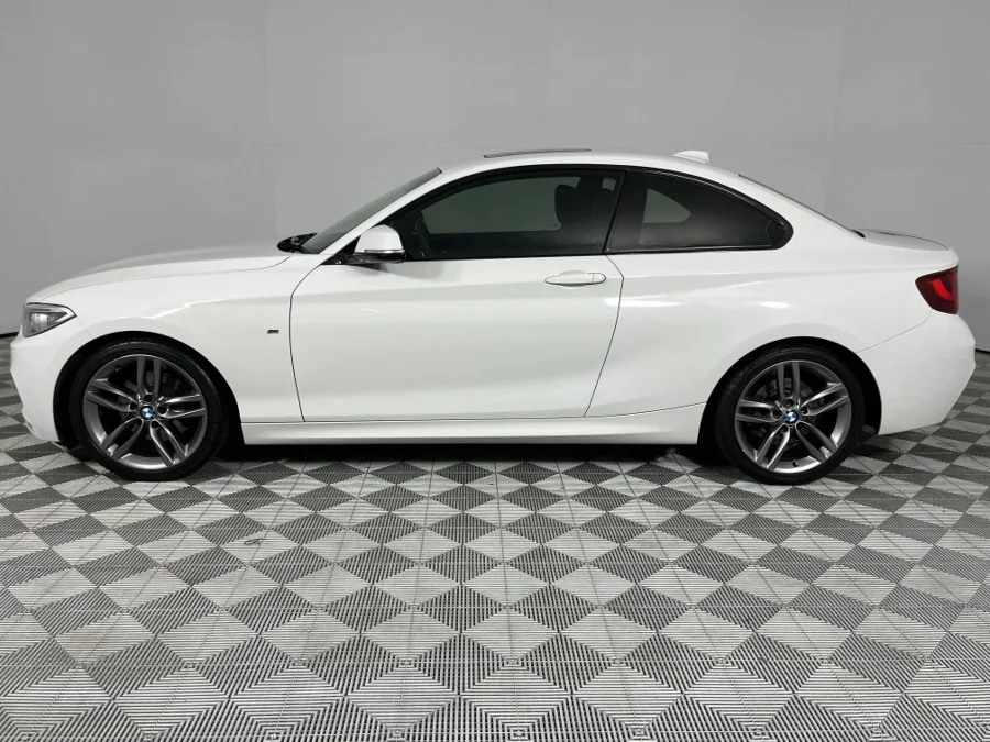 Used 2015 BMW 2 Series 220i coupe M Sport - WeBuyCars Epping Used 2015 BMW 2 Series 220i coupe M Sport - WeBuyCars Epping