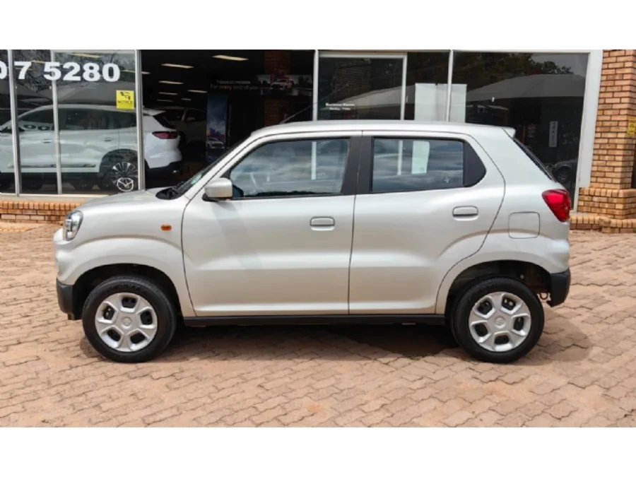 Used 2024 Suzuki S-Presso 1.0 GL manual - BB Nissan Mokopane