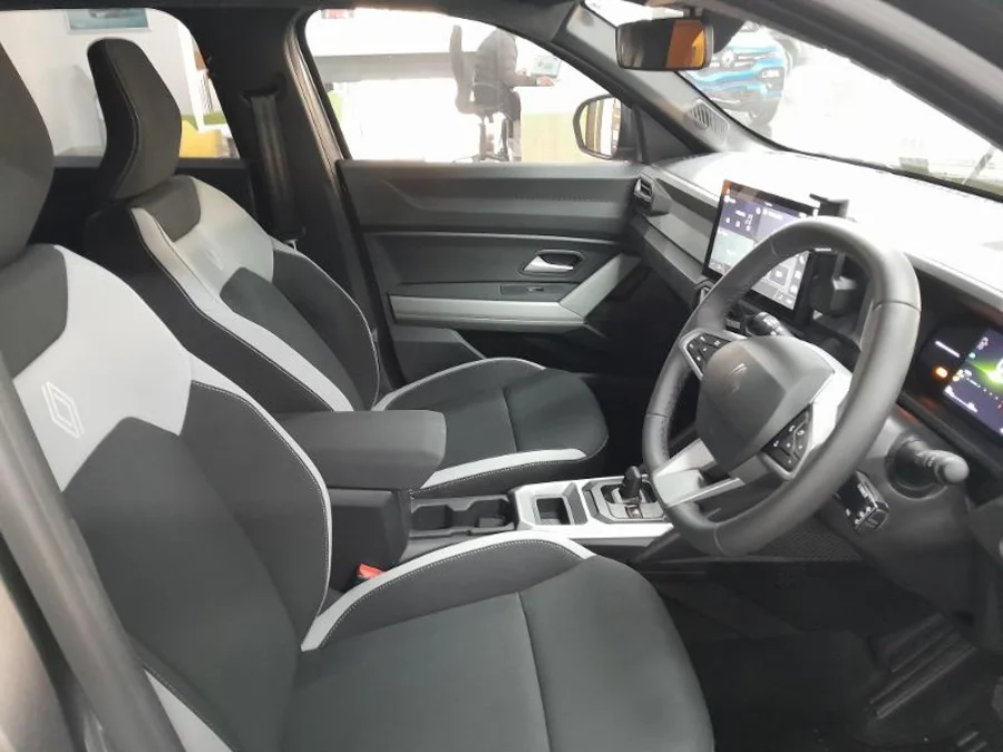 New 2025 Renault Duster 1.3T Intens - AutoCity Group