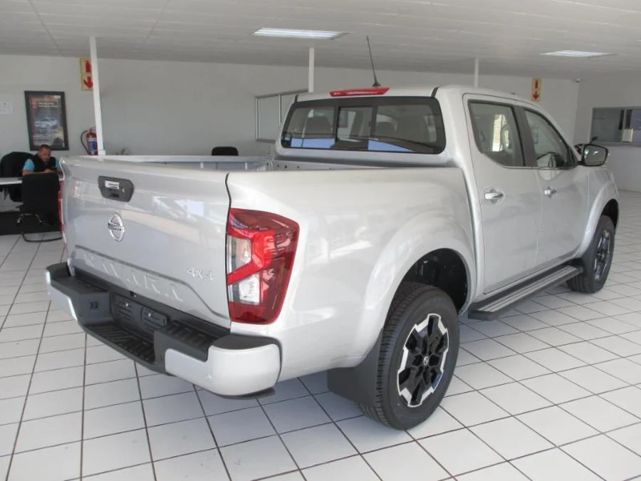 New 2025 Nissan Navara 2.5DDTi double cab LE 4x4 - AutoCity Group