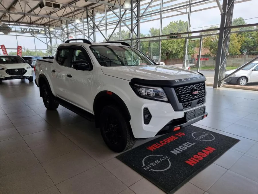 New 2025 Nissan Navara 2.5DDTi double cab Pro-4X 4x4 - AutoCity Group