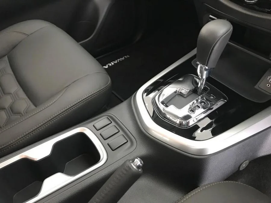 New 2025 Nissan Navara 2.5DDTi double cab LE - AutoCity Group