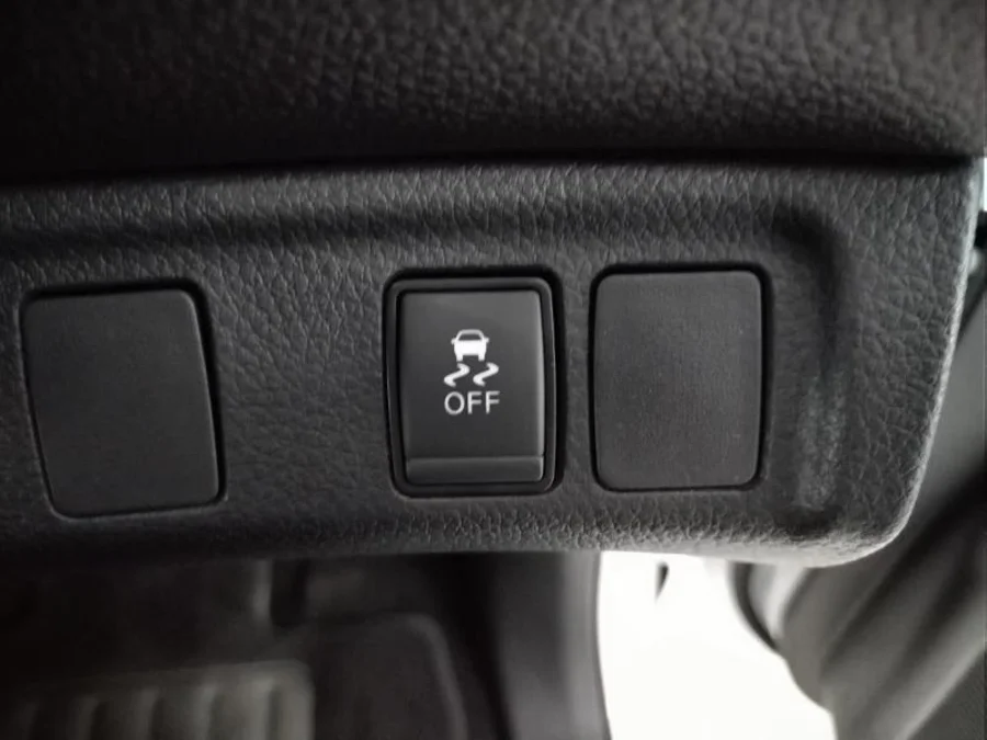 New 2025 Nissan Navara 2.5DDTi double cab SE manual - AutoCity Group