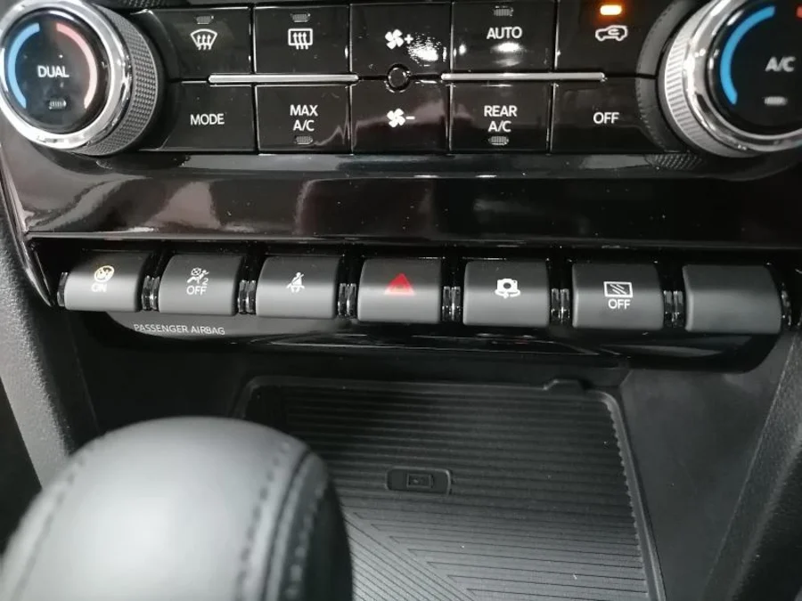 New 2025 Mahindra XUV700 2.0T AX7L - AutoCity Group