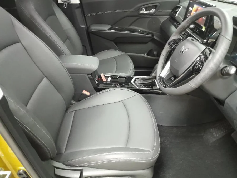 New 2025 Mahindra XUV 3XO 1.2T AX7L - AutoCity Group New 2025 Mahindra XUV 3XO 1.2T AX7L - AutoCity Group