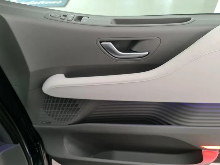 New 2025 Hyundai Staria 2.2D Luxury - AutoCity Group