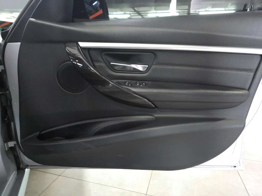 Used 2018 BMW 3 Series 320i M Performance edition sports-auto - AutoCity Group Used 2018 BMW 3 Series 320i M Performance edition sports-auto - AutoCity Group