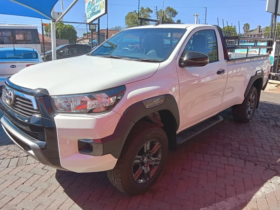 New 2023 Toyota Hilux 2.4GD - Private Seller New 2023 Toyota Hilux 2.4GD - Private Seller