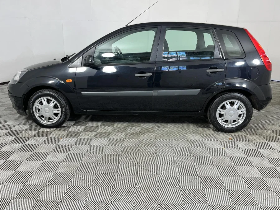 Used 2006 Ford Fiesta 1.6i 5-door Ambiente - WeBuyCars George